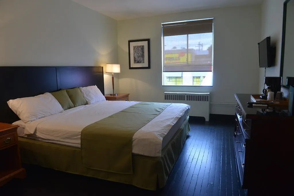 Hotel At The Waldorf Vancouver