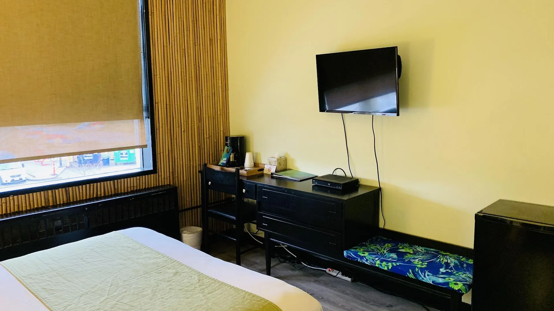 Hotel At The Waldorf Vancouver Canada